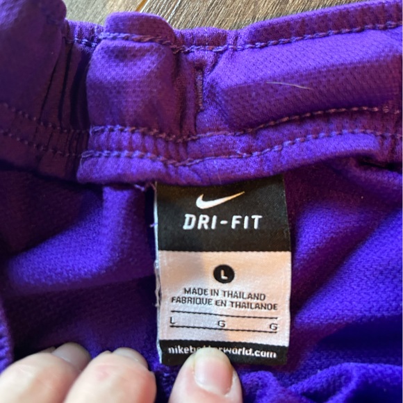 Purple Nike shorts - Picture 5 of 5